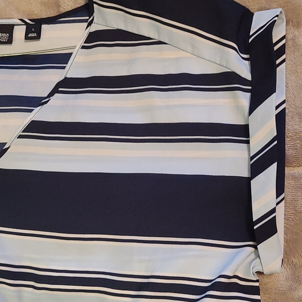 She'll sleeve blouse - Picture 7 of 10